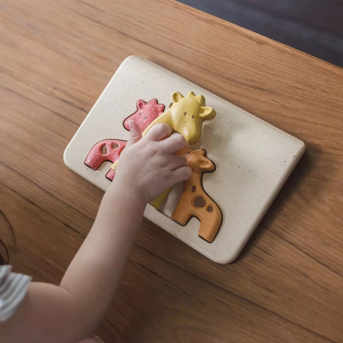 Giraffpussel ekologiskt från Plan Toys - Bild 4