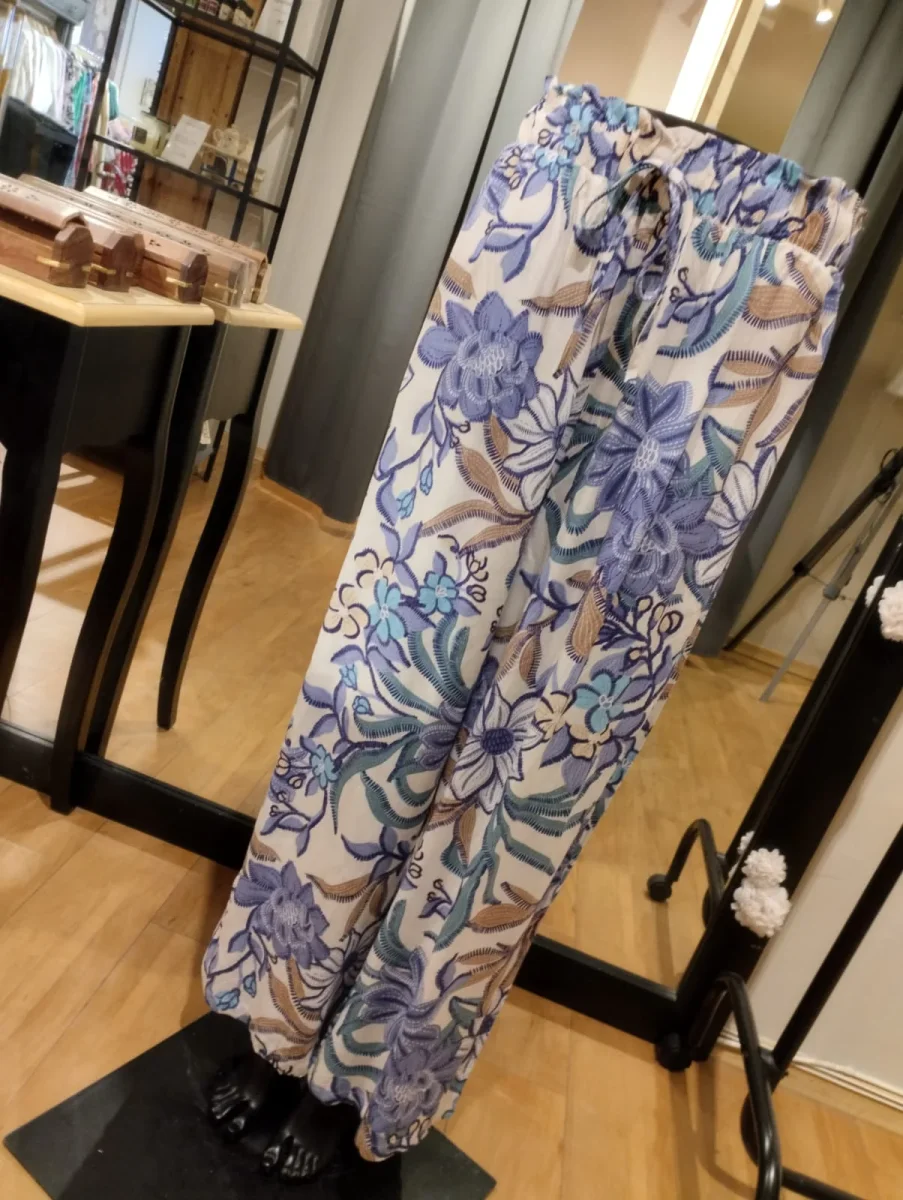Blå blommiga byxor med fickor - M/L - Bild 6